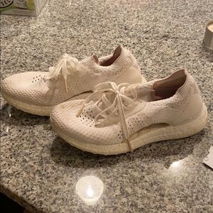Ultra boost adidas white size 8